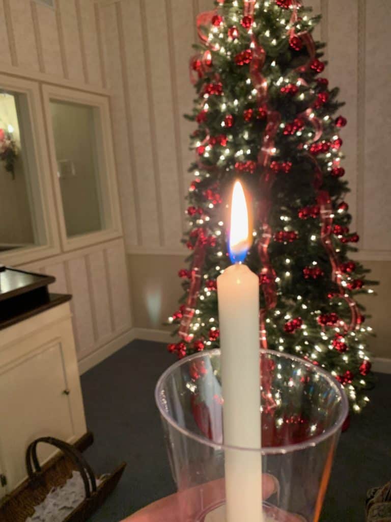 candle_and_tree